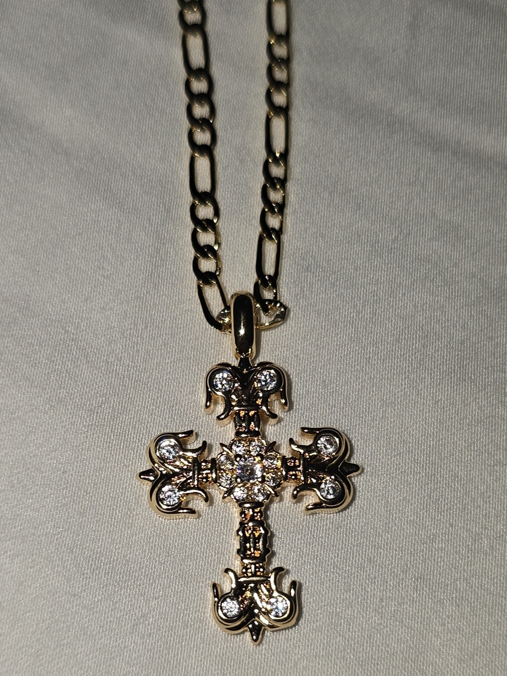 Gold Tone Figaro 20 In. Chain White Stone Cross Charm Pendant Necklace